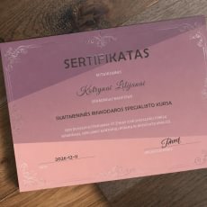 Sertifikatai su UV laku
