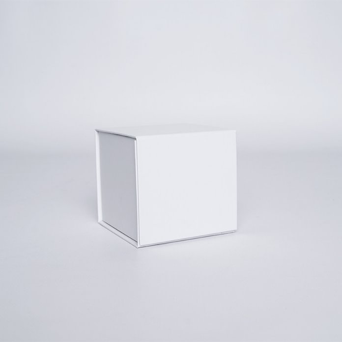 Balta magnetinė kubo formos dovanų dėžutė, 14x14x14 cm